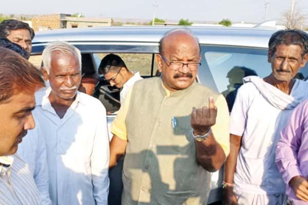 KLB JADHAV VOTING