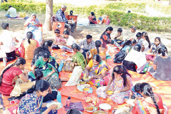 ಜಿಲ್ಲಾದ್ಯಂತ ಸಂಕ್ರಾಂತಿ ಸಡಗರ