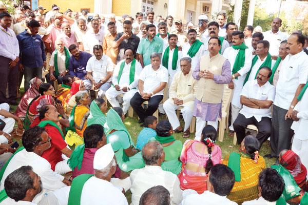 ಪಕ್ಷಾತೀತವಾಗಿ ಒಗ್ಗಟ್ಟು ಪ್ರದರ್ಶಿಸಲು ನಿರ್ಧಾರ