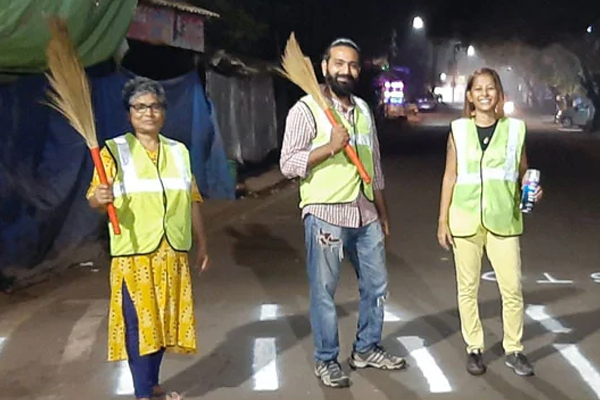 ಅಪಘಾತಗಳನ್ನು ಕಡಿಮೆಗೊಳಿಸಲು ರಸ್ತೆ ಉಬ್ಬುಗಳಿಗೆ ಬಣ್ಣ ಬಳಿಯುವ ನಾಗರಿಕರ ಗುಂಪು: ಕೇಂದ್ರ ಸಚಿವ ನಿತಿನ್​ ಗಡ್ಕರಿ ಶ್ಲಾಘಿಸಿ ಟ್ವೀಟ್​