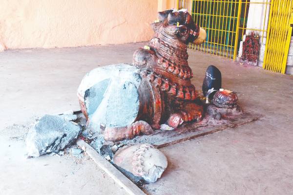 ನಿಧಿ ಆಸೆಗಾಗಿ ನಂದಿ ವಿಗ್ರಹ ಭಗ್ನ