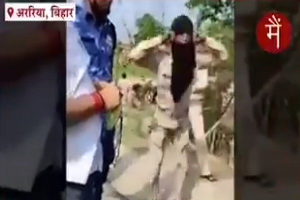 VIDEO: ಡ್ಯೂಟಿ ನಿರ್ವಹಿಸಿದ್ದೇ ತಪ್ಪಾಯಿತು- ಹೋಮ್​ ಗಾರ್ಡ್ ಹತ್ರಾನೇ ಬಸ್ಕಿ ಹೊಡೆಸಿದ ಕೃಷಿ ಅಧಿಕಾರಿ!