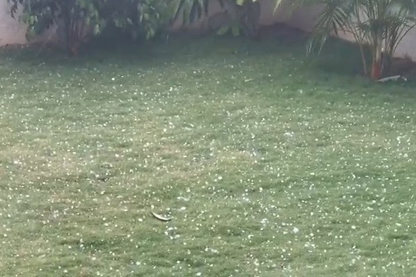 VIDEO| ಆನೇಕಲ್ ಪಟ್ಟಣದಲ್ಲಿ ಆಲಿಕಲ್ಲು, ಬಿರುಗಾಳಿ ಸಹಿತ ಜೋರು ಮಳೆ