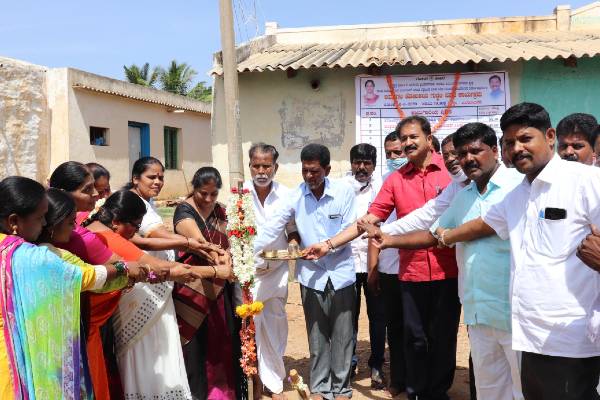 ಆಹಾರ ವಿತರಣೆ ಕಾರ್ಯ ಪ್ರಶಂಸನೀಯ