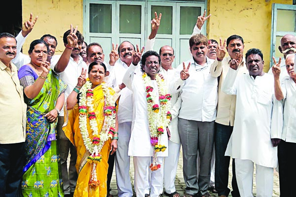 ಭರಮಪ್ಪ ಅಧ್ಯಕ್ಷ, ಮಹಾದೇವಿ ಉಪಾಧ್ಯಕ್ಷೆ