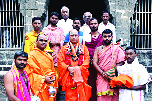 ಶ್ರೀಶೈಲ ಜಗದ್ಗುರುಗಳ ಹುಟ್ಟುಹಬ್ಬ ಆಚರಣೆ