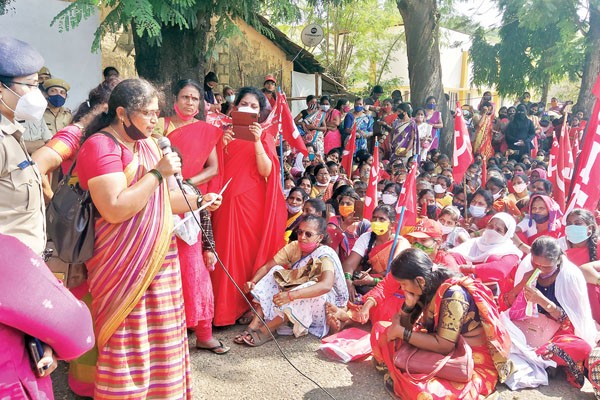 ವಿವಿಧ ಬೇಡಿಕೆ ಈಡೇರಿಕೆಗಾಗಿ ಪ್ರತಿಭಟನೆ