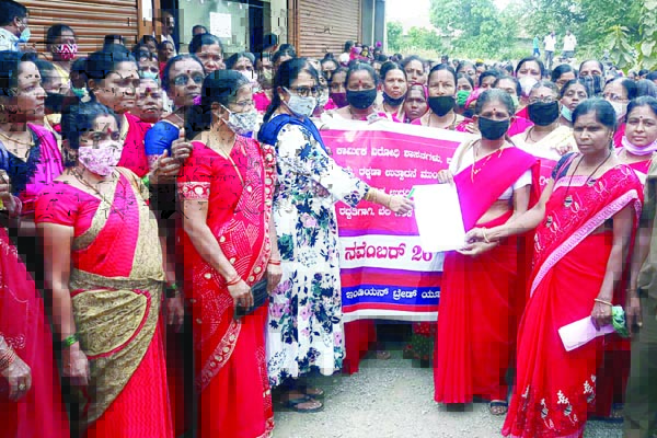 ಕನಿಷ್ಠ ವೇತನ, ನೌಕರಿ ಕಾಯಂಗೊಳಿಸಿ