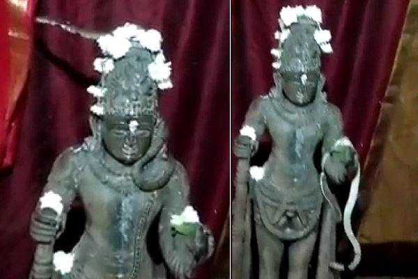 Video | ನಾಗಭಕ್ತರಿಗೆ ‘ಸರ್ಪ’ರೈಸ್​: ಬಾರ್ಕೂರಿನಲ್ಲಿ ಸುಬ್ರಹ್ಮಣ್ಯ ವಿಗ್ರಹದ ಮೇಲೆ ಹರಿದಾಡಿದ ನೈಜ ಸರ್ಪ!