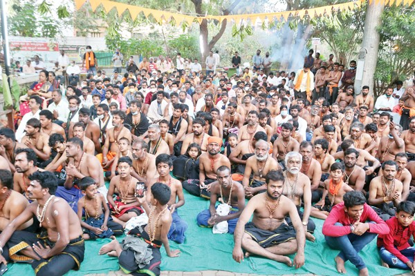 ಹುಬ್ಬಳ್ಳಿಯಲ್ಲೇ ಶಬರಿಮಲೈ ಕಂಡ ಭಕ್ತರು