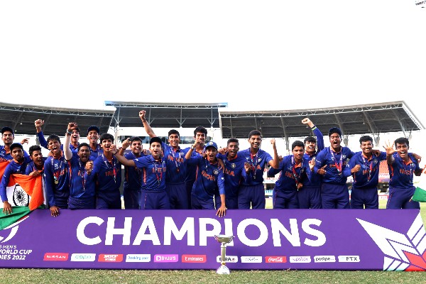 U19 World Cup Final: ಇಂಗ್ಲೆಂಡ್​ ವಿರುದ್ಧ ರೋಚಕ ಗೆಲುವು: 5ನೇ ಬಾರಿಗೆ ವಿಶ್ವಕಪ್​ ಟ್ರೋಫಿಗೆ ಮುತ್ತಿಟ್ಟ ಭಾರತ