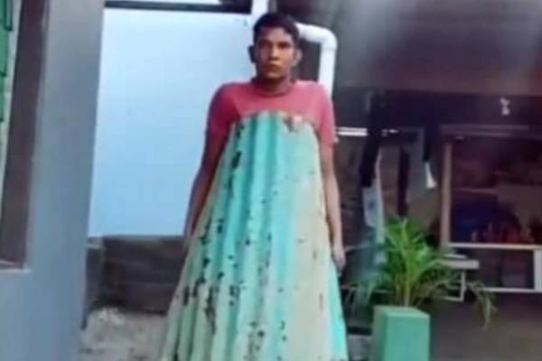 VIDEO:ಫ್ಯಾಷನ್​ ಜಗತ್ತಿಗೆ ಸೆಡ್ಡು ಹೊಡೆದ ಈ ಯುವಕನ ರ‍್ಯಾಂಪ್​ ವಾಕ್ ವಿಡಿಯೋ ವೈರಲ್​​!