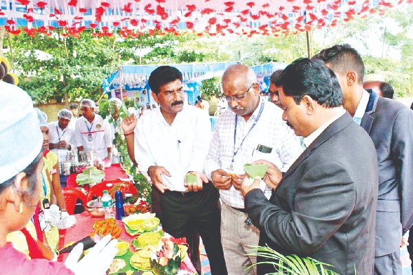 ಮನಗೆದ್ದ ರಾಗಿ ಮುದ್ದೆ ಬಸ್ಸಾರು ರುಚಿ