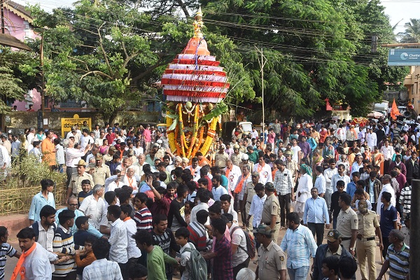 ವಿಜೃಂಭಣೆಯ ಚನ್ನಬಸವೇಶ್ವರ ತೇರು