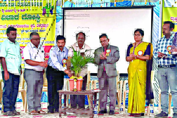 ಆರ್ಥಿಕತೆಯ ಬೆನ್ನೆಲುಬು ದ್ರಾಕ್ಷಿ ಬೆಳೆಗಾರರು