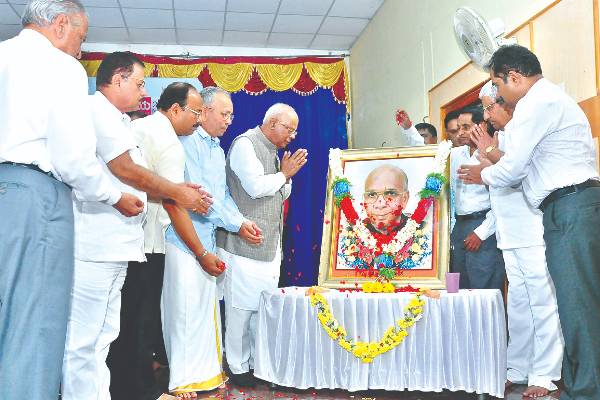Davangere 25 years Celebration Vijayavani