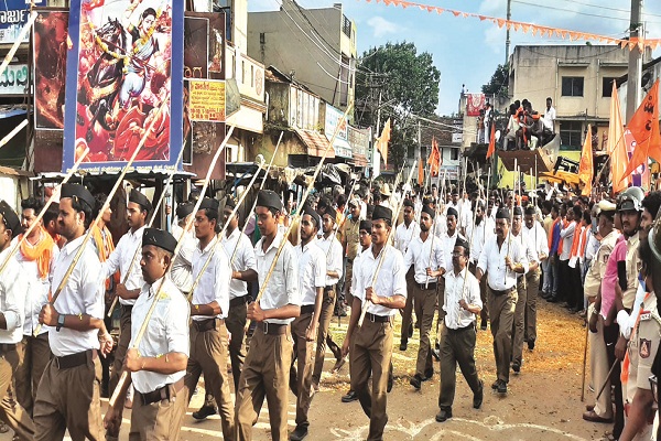 ರಟ್ಟಿಹಳ್ಳಿಯಲ್ಲಿ ಗಮನ ಸೆಳೆದ ಆರ್​ಎಸ್​ಎಸ್ ಪಥ ಸಂಚಲನ