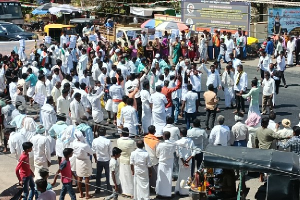 ಜಾತಿ ಪ್ರಮಾಣ ಪತ್ರಕ್ಕಾಗಿ ಆಹೋರಾತ್ರಿ ಧರಣಿ