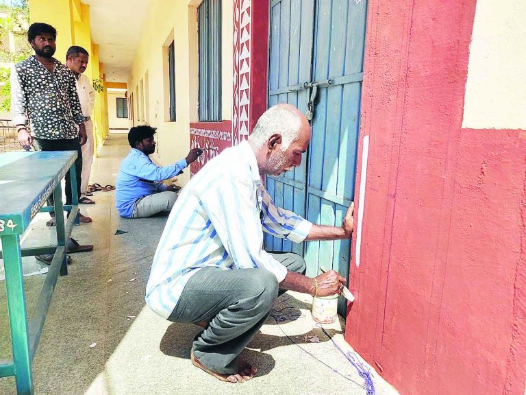 ಮತದಾನಕ್ಕೆ ಬರುವಂತೆ ಮಾಡಲು ಯತ್ನ ; ಕೂಡ್ಲಿಗಿ ತಾಲೂಕು ಸ್ವೀಪ್ ಸಮಿತಿ ಅಧ್ಯಕ್ಷ ವೈ.ರವಿಕುಮಾರ್ ಸೂಚನೆ