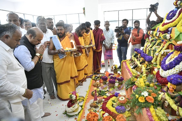 ಹಾಲು ಪ್ಯಾಕಿಂಗ್ ಘಟಕ ಉದ್ಘಾಟನೆ; ಹಾಲು ಉತ್ಪಾದನೆಯಲ್ಲಿ ಕರ್ನಾಟಕವೂ ಮುಂದು ಎಂದ ಸಿಎಂ