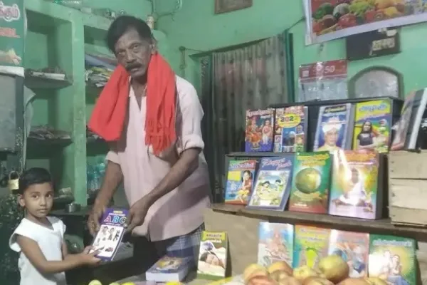 This Tamil Nadu Fruit Vendor