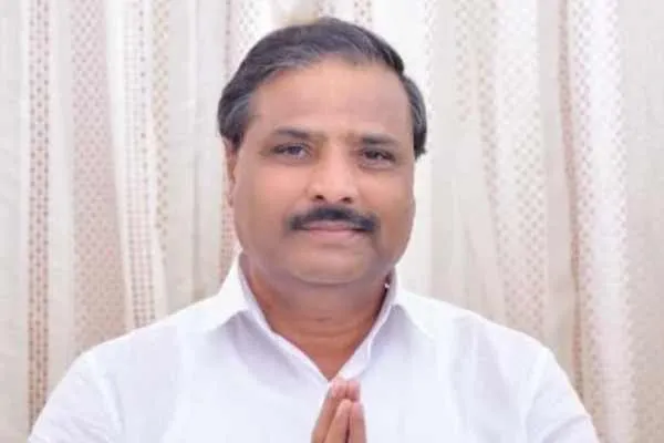 ಪಕ್ಷೇತರನಾಗಿ ನಾಮಪತ್ರ ಸಲ್ಲಿಸಿದ ಸಾವಿರ ಕೋಟಿ ರೂ. ಒಡೆಯ; ಇವರ ಬಳಿ ಓಡಾಡಲು ಸ್ವಂತ  ಕಾರಿಲ್ಲ! –