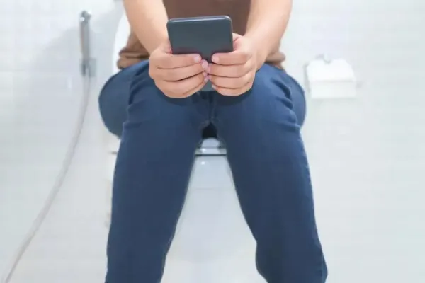 Mobile in Toilet
