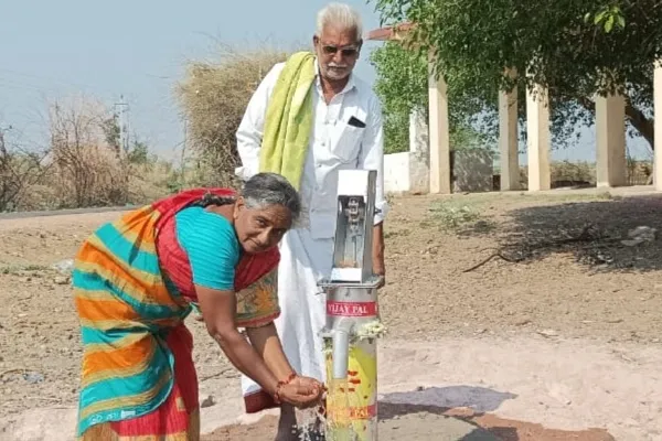 A farmer couple from Andhra Pradesh drilled a borewell.
