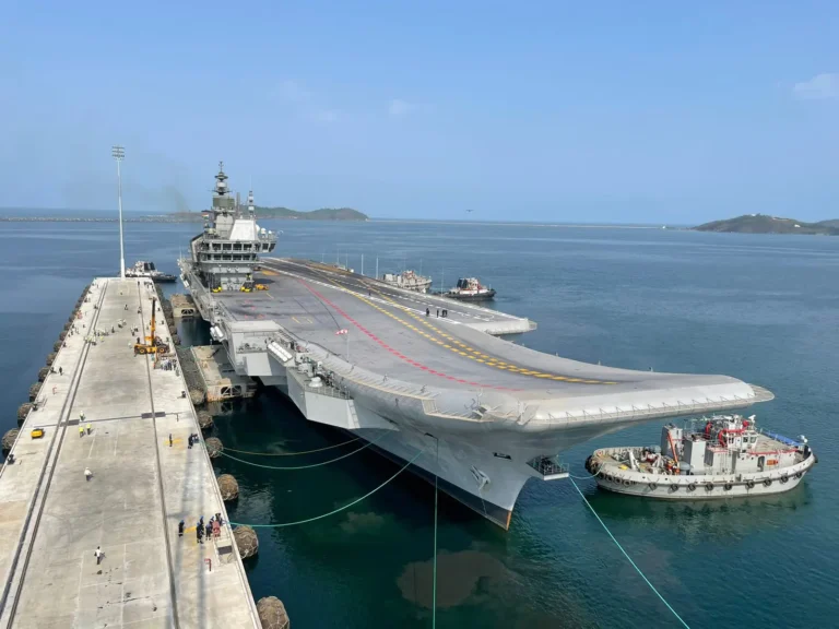 INS-Vikrant-parked-at-Karwar-Kadamba-New-Jetty-constructed-in-project-2A.