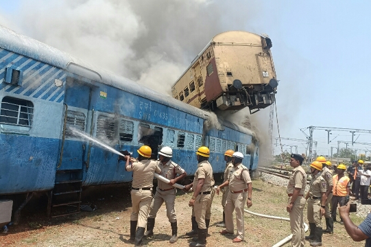 ಮಗುಚಿಬಿದ್ದ ರೈಲುಬೋಗಿ- ಅಣಕು ರಕ್ಷಣಾ ಕಾರ್ಯಾಚರಣೆ