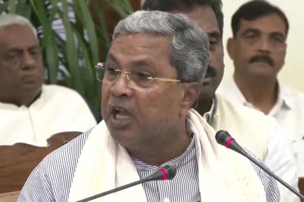 ಕಾಂಗ್ರೆಸ್​, ಗ್ಯಾರಂಟಿ ಯೋಜನೆ ಬಳಸಿ ಮತದಾರರಿಗೆ ಆಮಿಷ ಒಡ್ಡಿದ ಆರೋಪ; ನಾಳೆ ಹೈಕೋರ್ಟ್​ನಲ್ಲಿ ವಿಚಾರಣೆ
