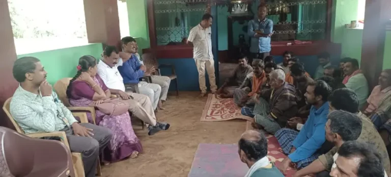 ಮುಳುಕೆರೆ ಶಾಲೆ ದೇವಸ್ಥಾನಕ್ಕೆ ಸ್ಥಳಾಂತರ