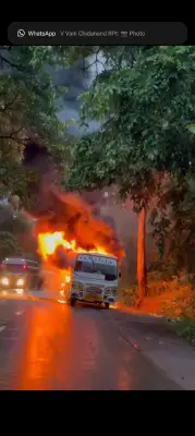 ಕೆಟ್ಟು ನಿಂತಿದ್ದ ಬಸ್‌ಗೆ ಬೆಂಕಿ