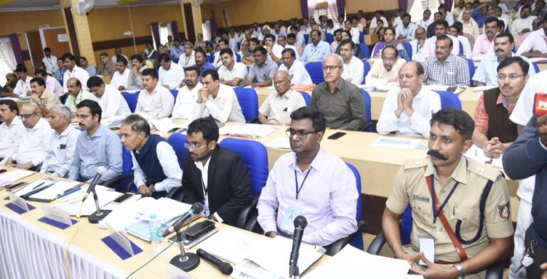 ಸಂಚಲನ ಮೂಡಿಸಿದ ಸಿಎಂ ಜಿಲ್ಲಾಮಟ್ಟದ ಸಭೆ; ಮೀಟಿಂಗ್ ಬೆನ್ನಲ್ಲೇ ಕೆಎಎಸ್ ಅಧಿಕಾರಿಗಳ ನೇಮಕ