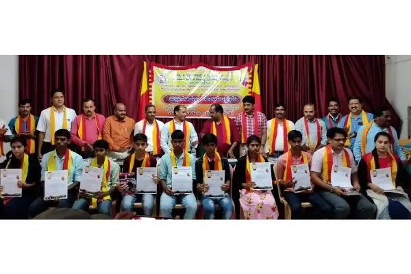 Honor to the students who got full marks in Kannada in Siddapura