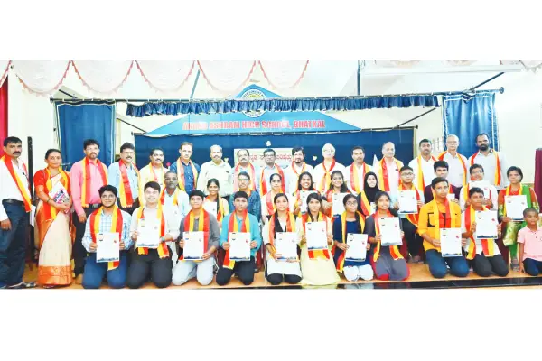 students were felicited in bhatkal.