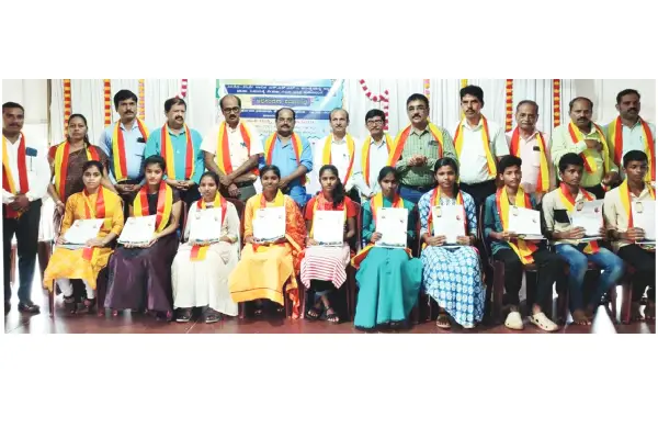 Students were felicitated in Honnavara