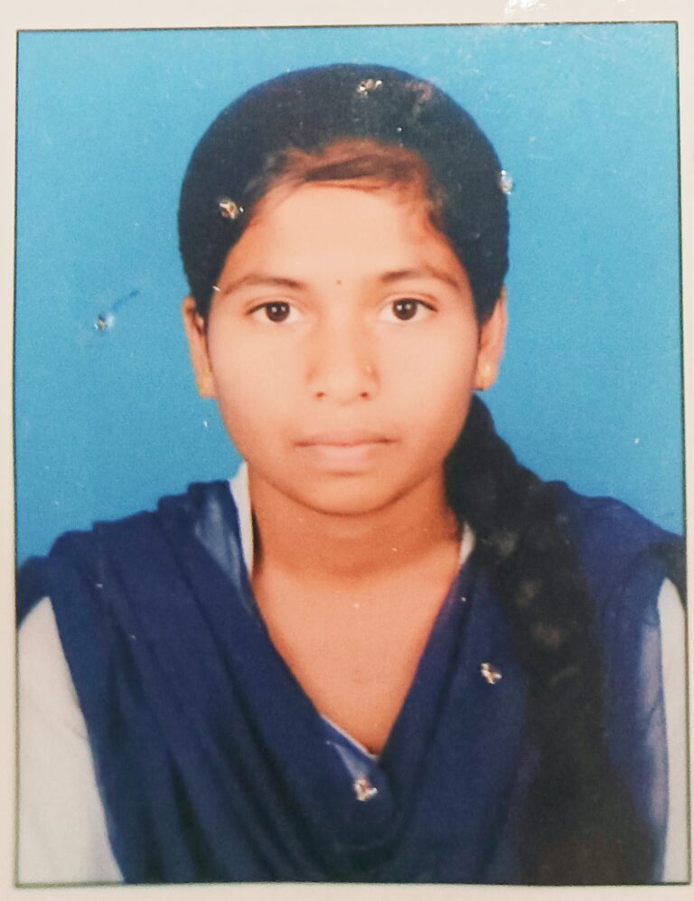 ಬಿ ಕಾಂ ವಿಭಾಗದಲ್ಲಿ ರ್ಯಾಂಕ್ ಪಡೆದ ಲಕ್ಷ್ಮಿ ಬಳ್ಳಾರಿ.