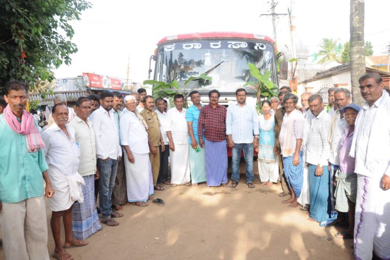 ನವಿಲೇಹಾಳ್ ಗ್ರಾಮಕ್ಕೆ ನೂತನ ಬಸ್ ಸೌಲಭ್ಯ