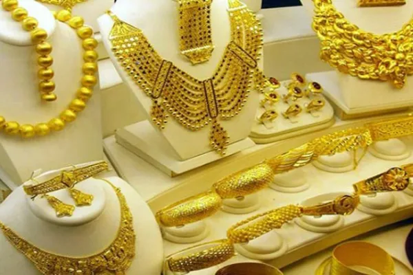 Gold, Silver Price; ಬೆಂಗಳೂರಿನಲ್ಲಿ10 ಗ್ರಾಂ ಚಿನ್ನದ ಬೆಲೆ ಕೊಂಚ ಇಳಿಕೆ…