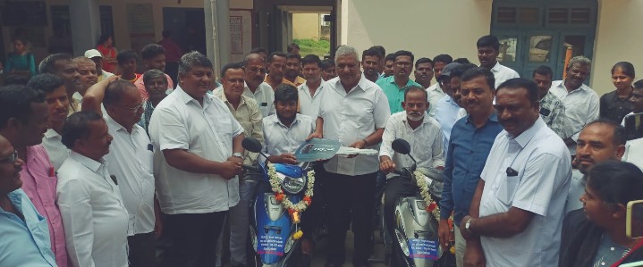 ಸರ್ಕಾರಿ ಸೌಲಭ್ಯ ಸದುಪಯೋಗಪಡಿಸಿಕೊಳ್ಳಿ