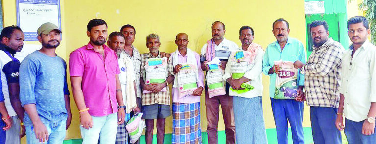 ಉಚಿತ ಮೇವಿನ ಬಿತ್ತನೆ ಬೀಜ ವಿತರಣೆ