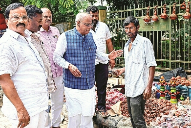 ದೇಸಿ ಉತ್ಪನ್ನಗಳ ಖರೀದಿಗೆ ಆದ್ಯತೆ ಕೊಡಿ -ಸಂಸದ ಸಿದ್ದೇಶ್ವರ ಸಲಹೆ 