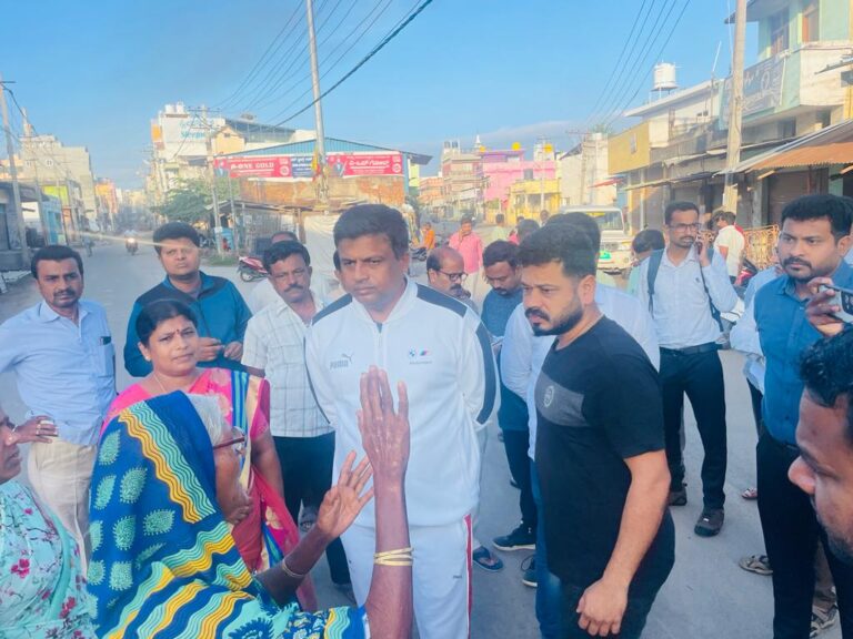 MLA Ravikumar visited the first ward mandya