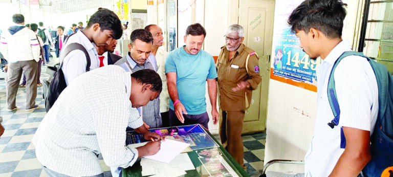 ಗ್ರಾಮೀಣ ಪ್ರದೇಶಕ್ಕೆ ಹೆಚ್ಚುವರಿ ಬಸ್ ಕಲ್ಪಿಸಿ