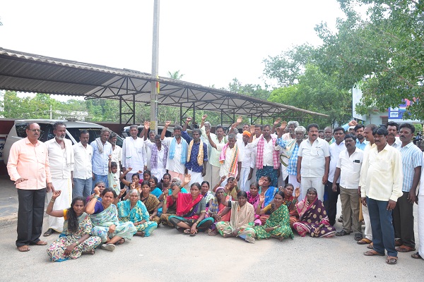 ನಿವೇಶನ ಹಂಚಿಕೆ ವಿಳಂಬಕ್ಕೆ ಆಕ್ರೋಶ