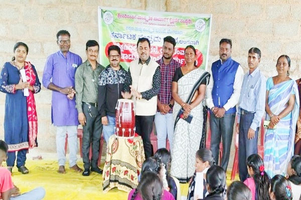 ಮಾತನಾಡುವ ಗೊಂಬೆ ಕಾರ್ಯಕ್ರಮ