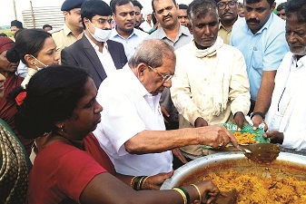 ಪುನರ್ವಸತಿ ಸ್ಥಳಕ್ಕೆ ಶಾಸಕ ಶಾಮನೂರು ಭೇಟಿ