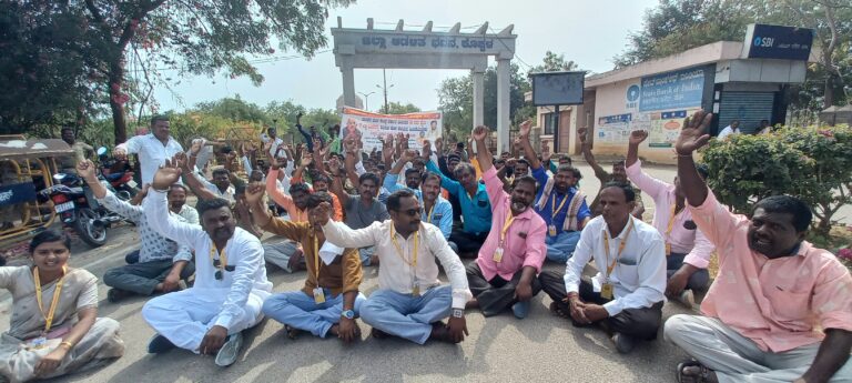 taxi drivers protest in koppal near dc office hit and run rules