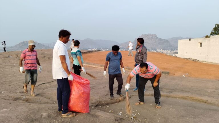 sweep activity in gavimattu ground done by geleyara balaga in koppal